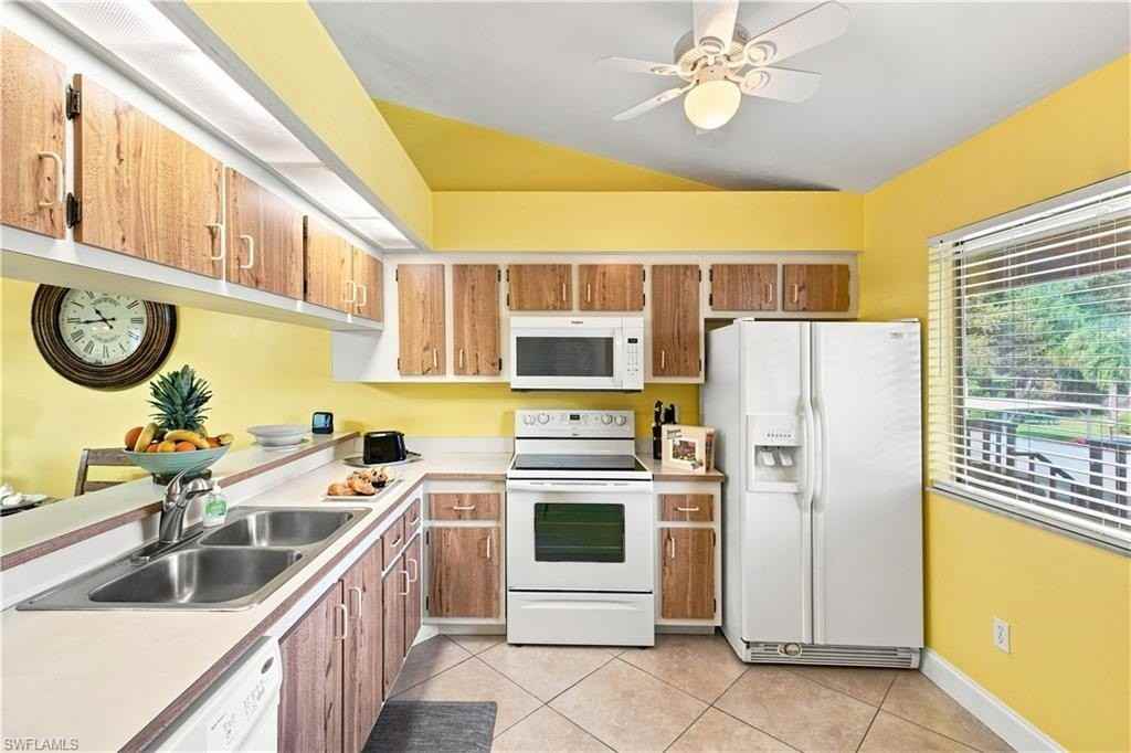 13090 Cross Creek Ct Apt 209 - Photo 4 of 29