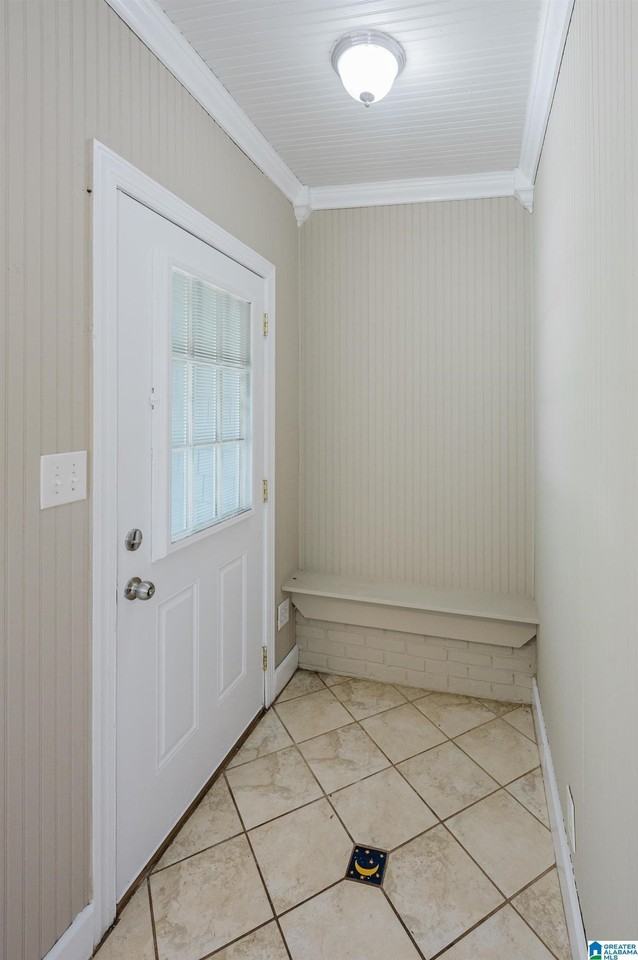 703 11th Ave - Photo 5 of 36