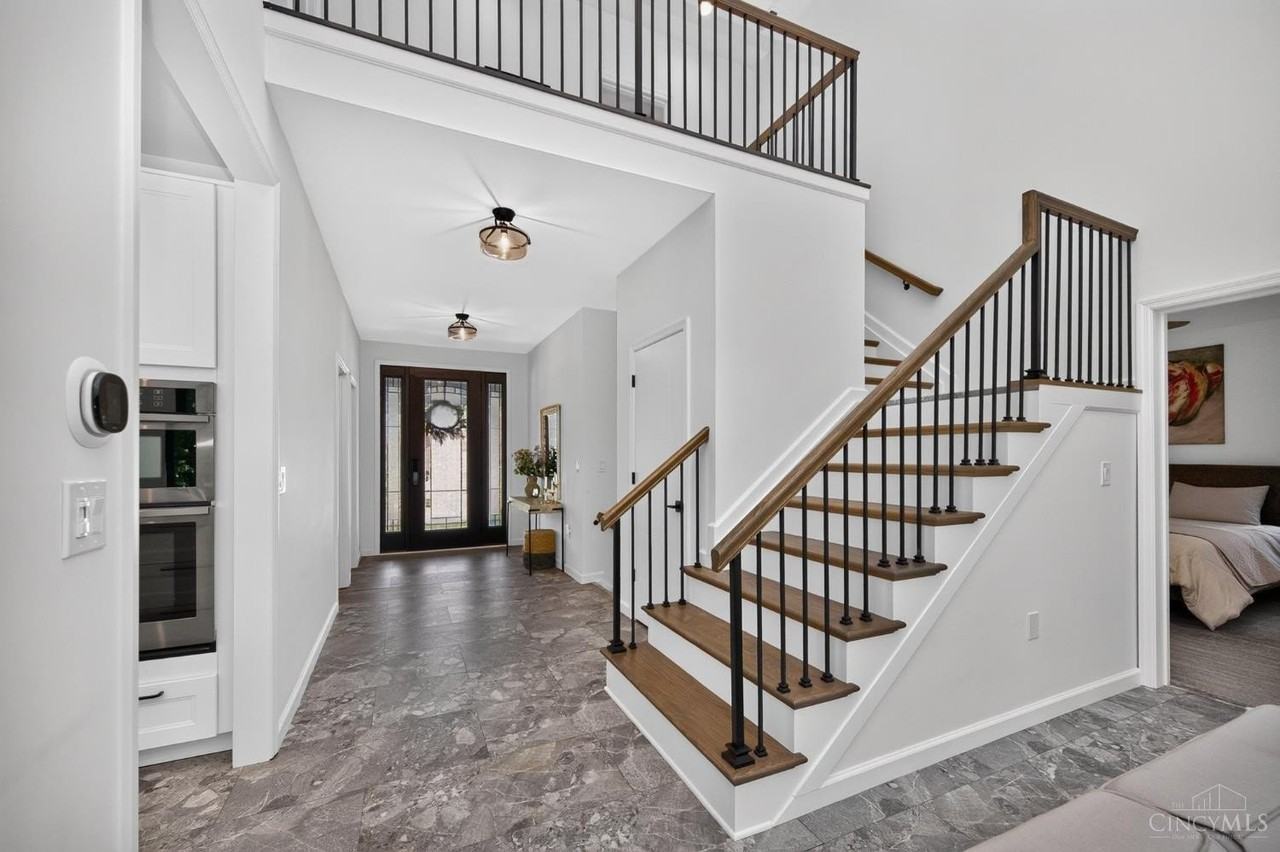 6582 Rosewood Ln - Photo 4 of 48
