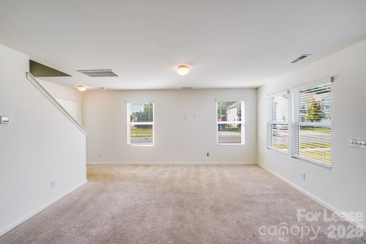 12915 Hill Pine Rd - Photo 2 of 31