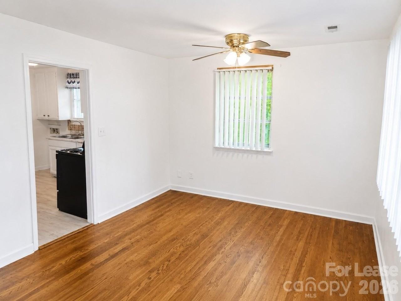 2143 Finchley Dr - Photo 4 of 14