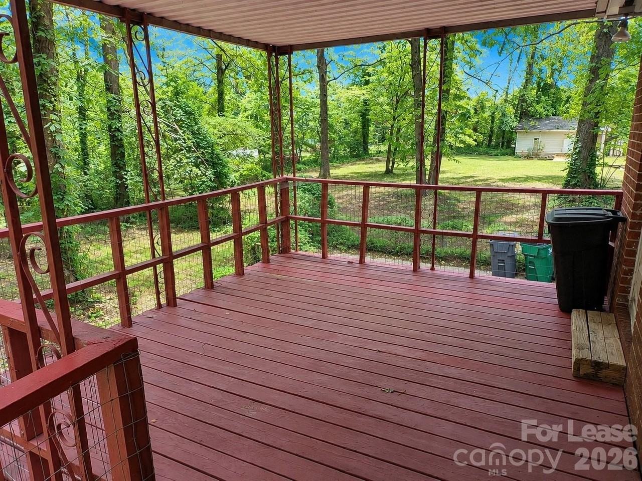 2143 Finchley Dr - Photo 5 of 14