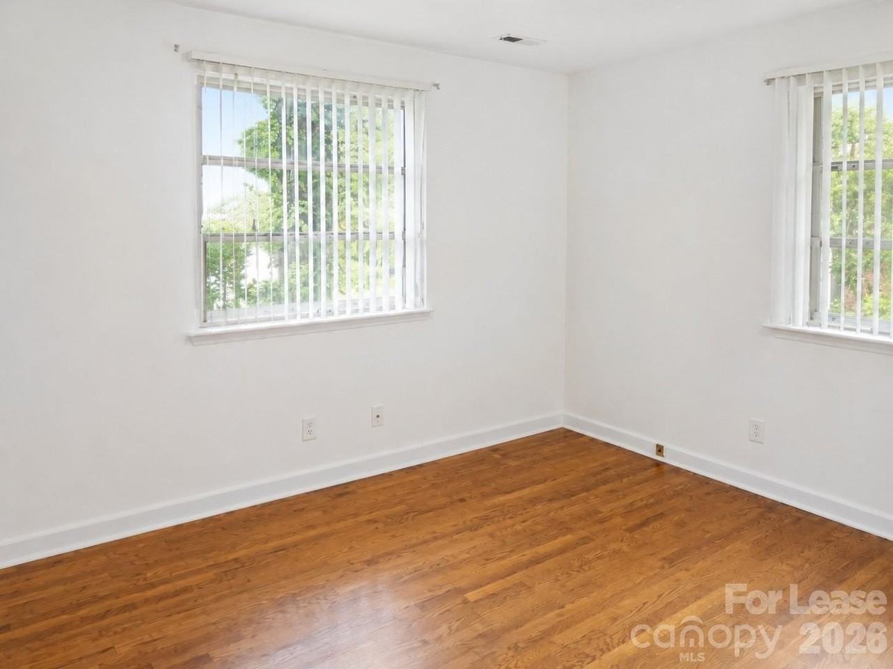 2143 Finchley Dr - Photo 6 of 14