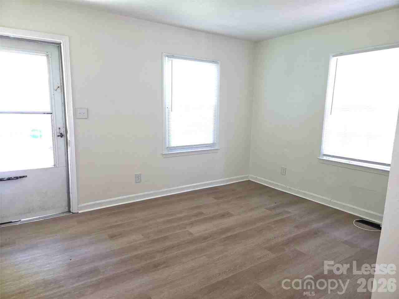 2831 Willow St #2 - Photo 6 of 9