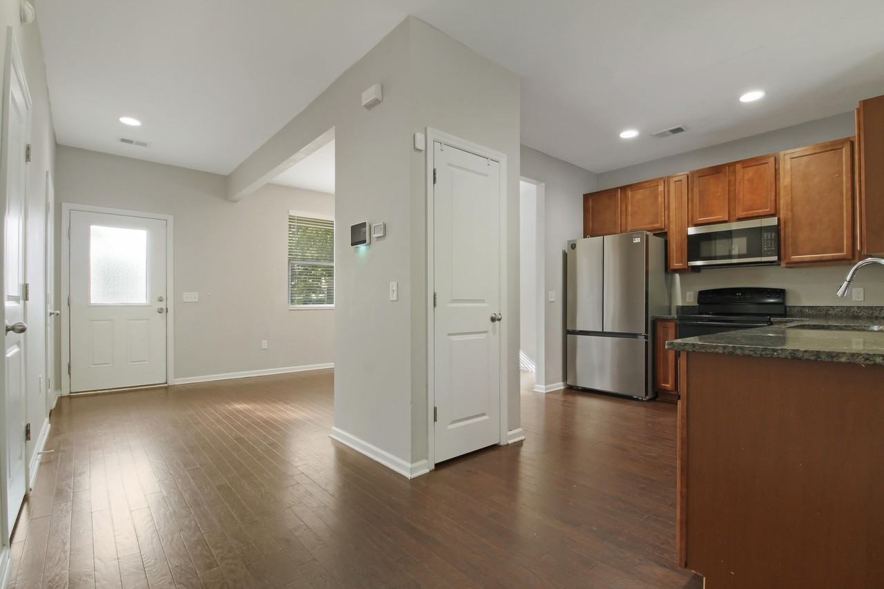 9073 Parlor Dr - Photo 6 of 28