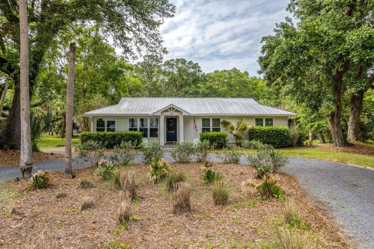 218 Forest Trl - Photo 3 of 42
