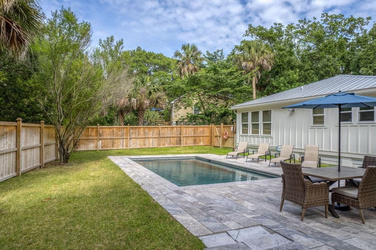 218 Forest Trl - Photo 5 of 42