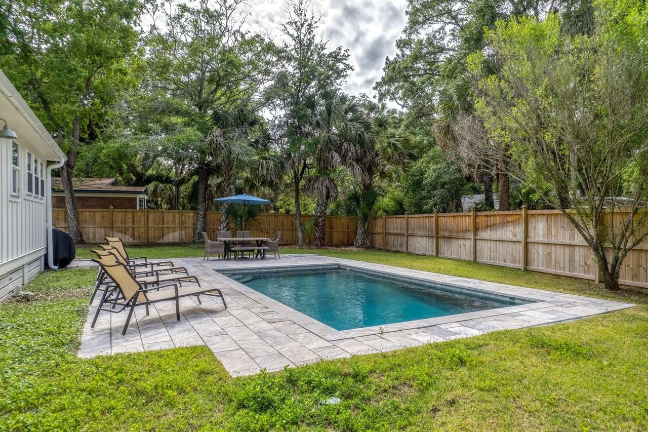 218 Forest Trl - Photo 7 of 42