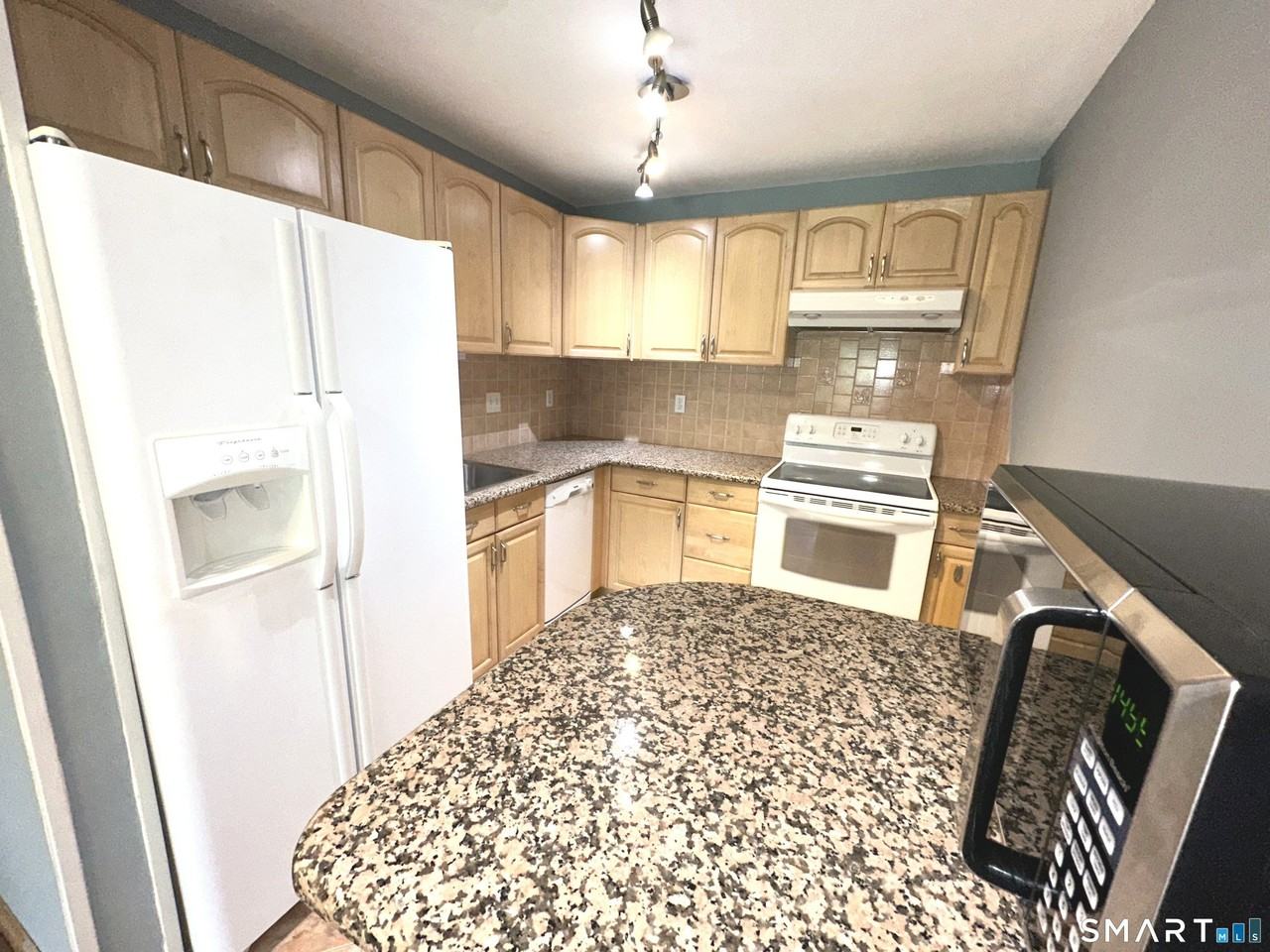 308 Meadowside Rd #209 - Photo 2 of 20