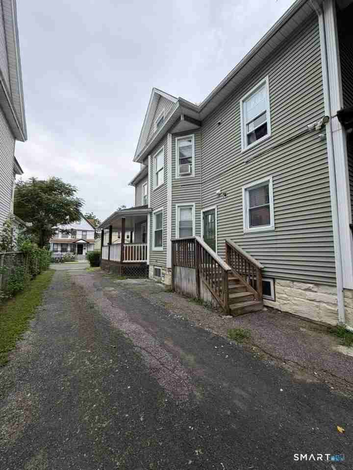 844 Colorado Ave - Photo 2 of 23
