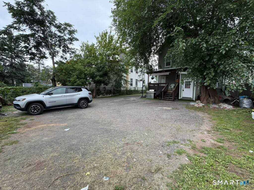 844 Colorado Ave - Photo 3 of 23