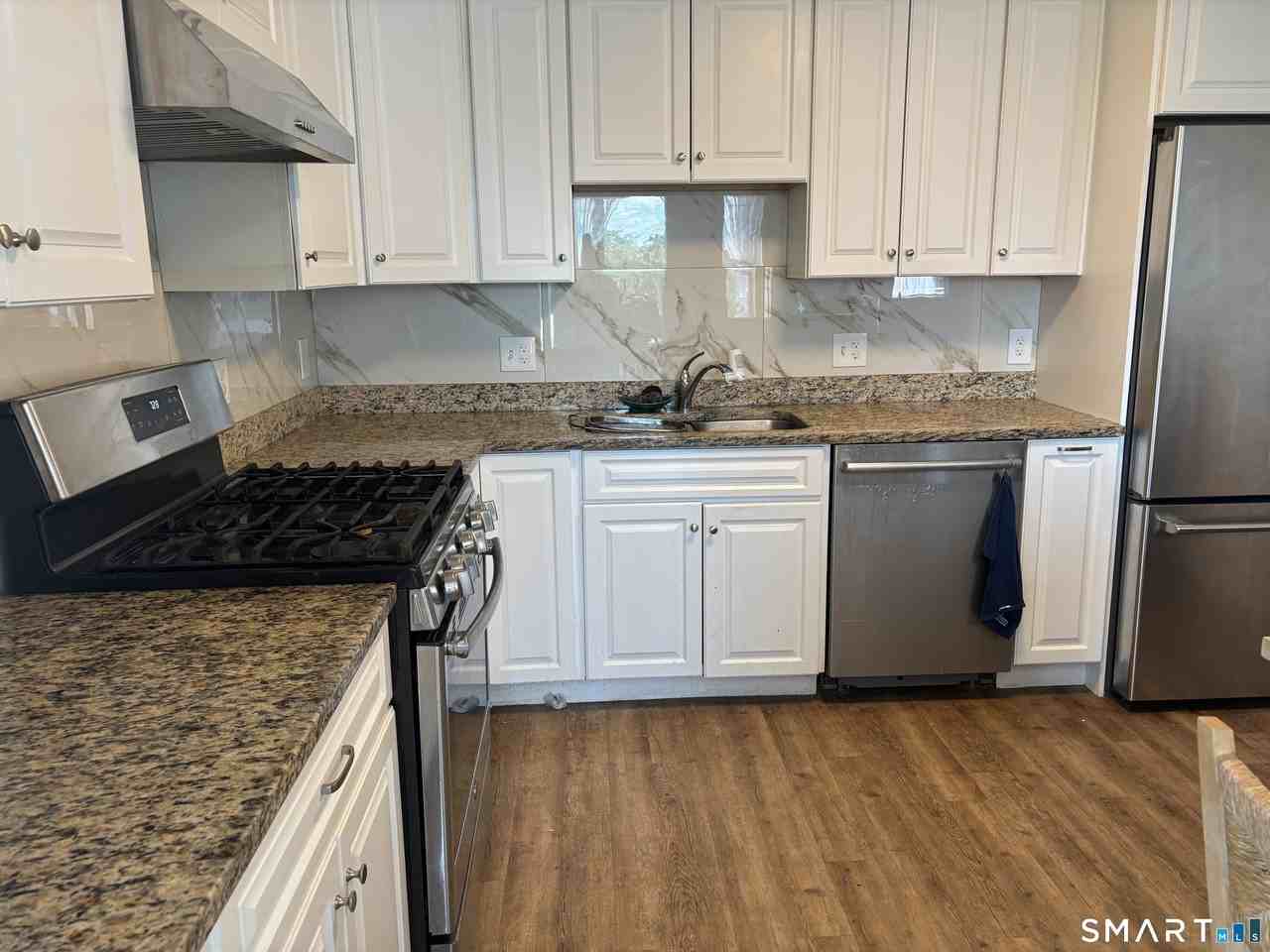 133 Harbour Close #133 - Photo 4 of 22