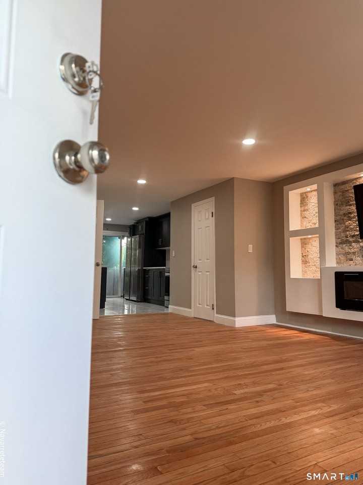 763 Hope St - Photo 2 of 24