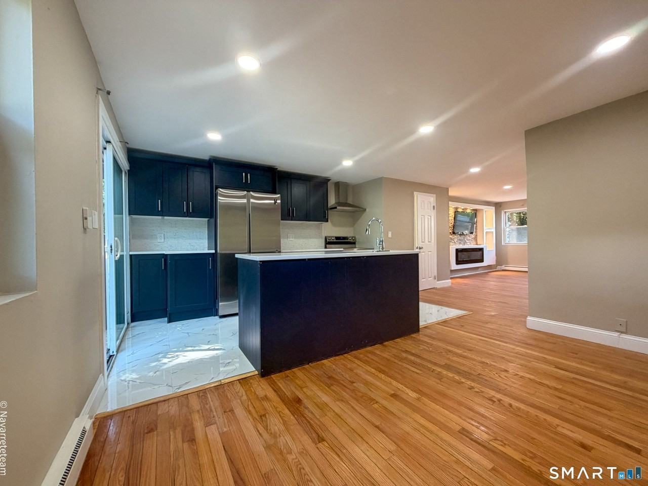763 Hope St - Photo 7 of 24