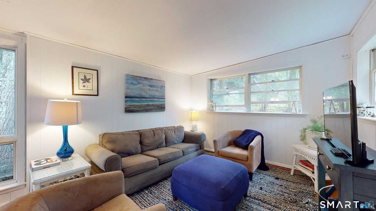 69 Carol St - Photo 7 of 27