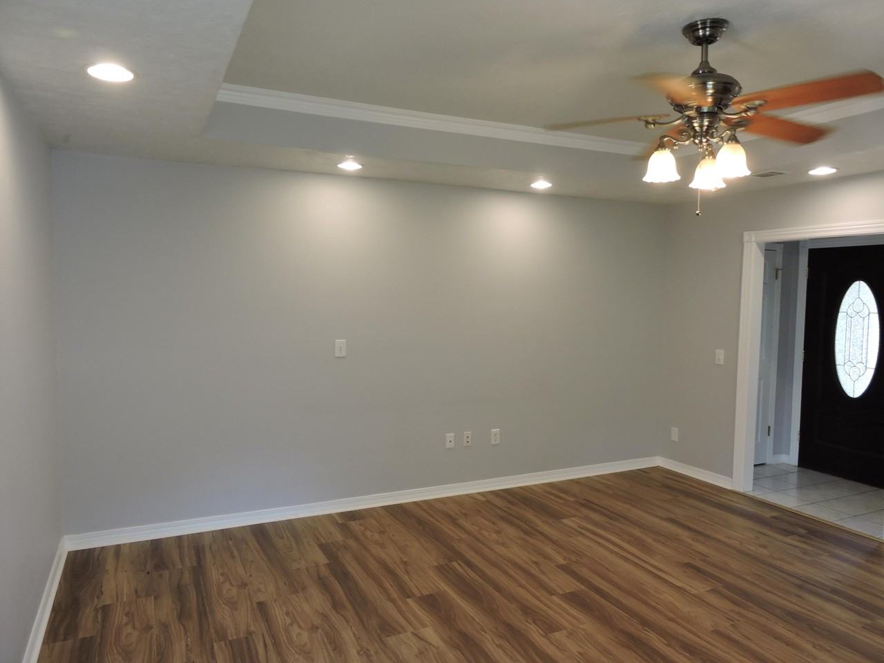 211 Westview Dr - Photo 3 of 25
