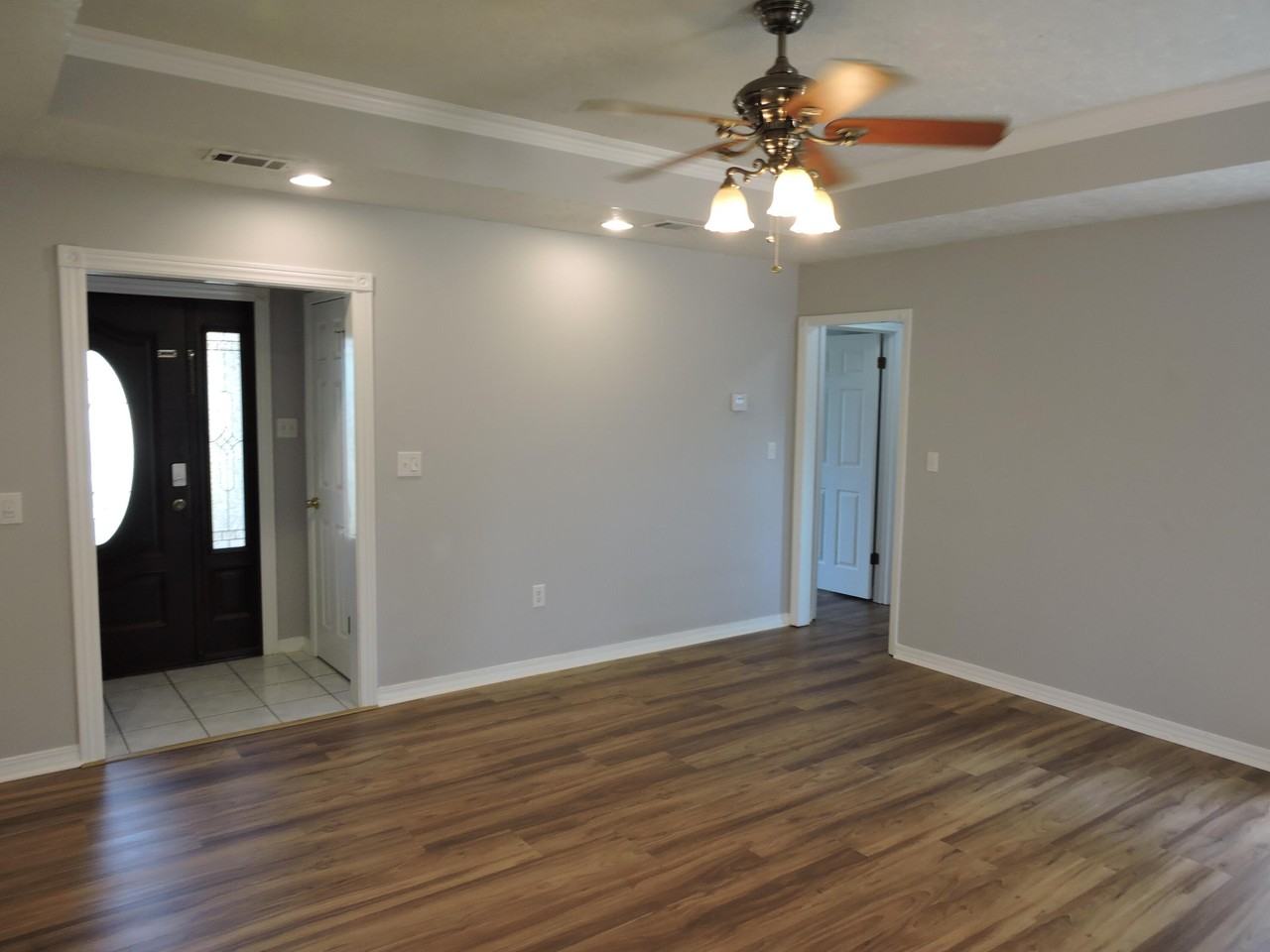 211 Westview Dr - Photo 4 of 25