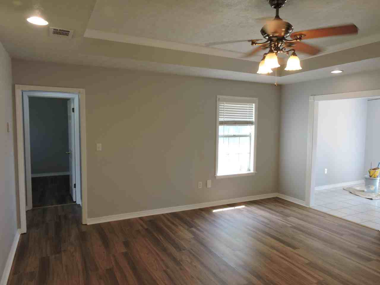 211 Westview Dr - Photo 5 of 25