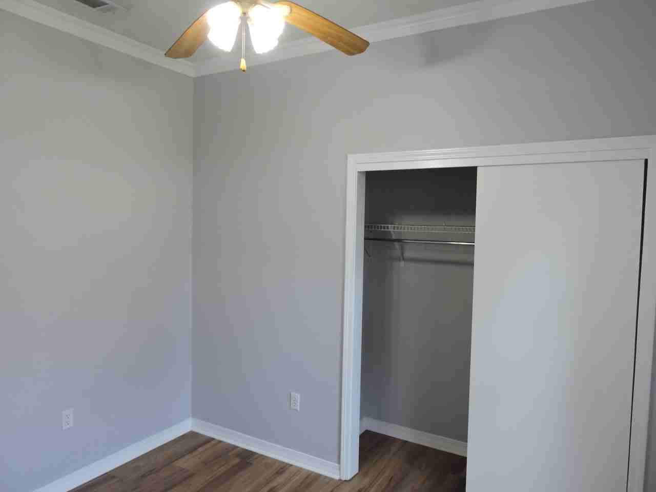 211 Westview Dr - Photo 7 of 25