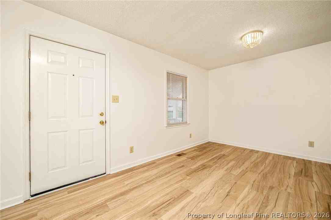 7010 Medway Ct - Photo 4 of 34