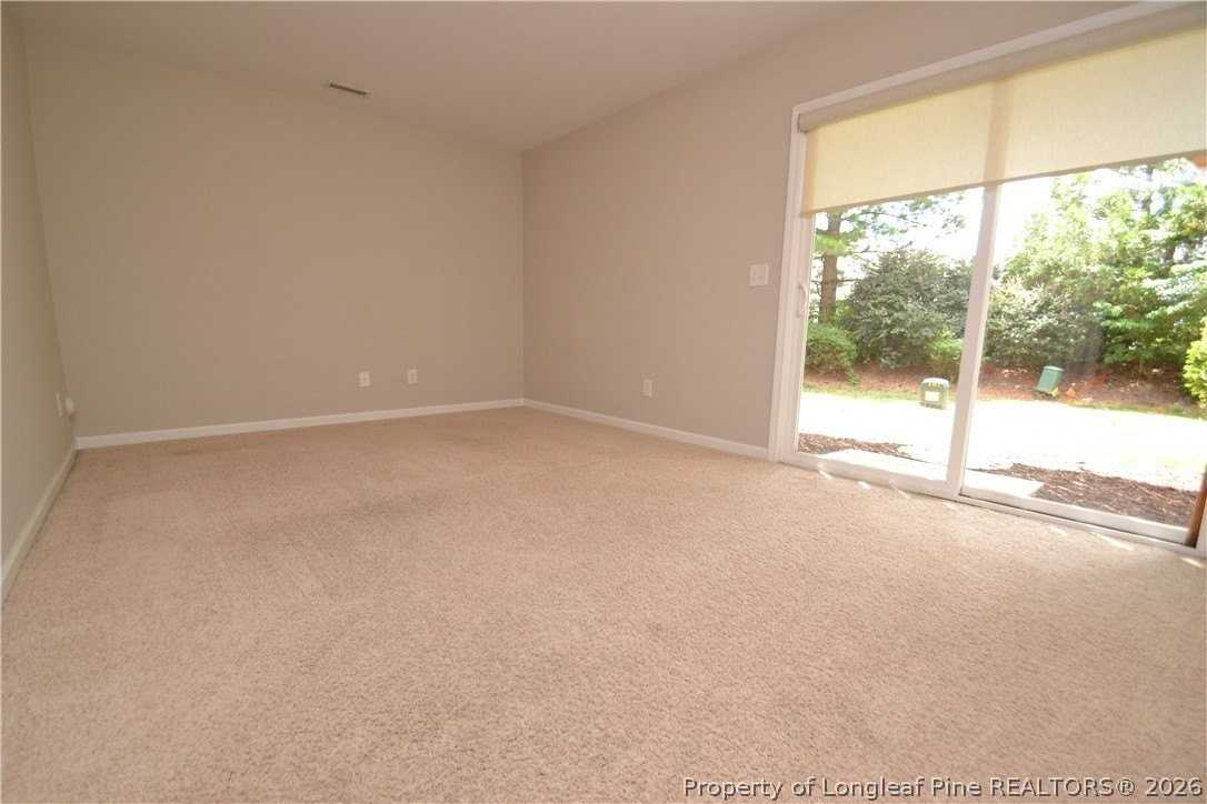 208 Irving Way - Photo 4 of 42