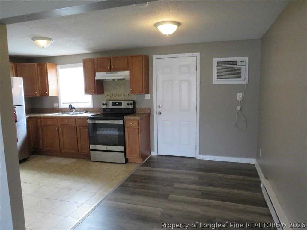 1947 King George Dr - Photo 3 of 8