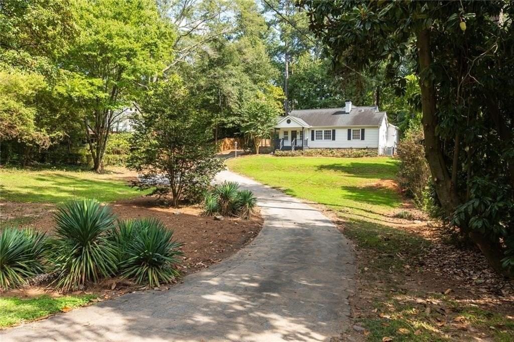 1311 Roxboro Dr Ne - Photo 2 of 50
