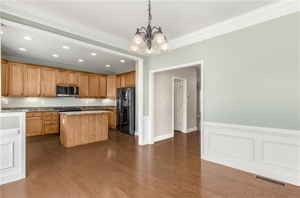 1035 E Paces Ln Ne - Photo 5 of 25