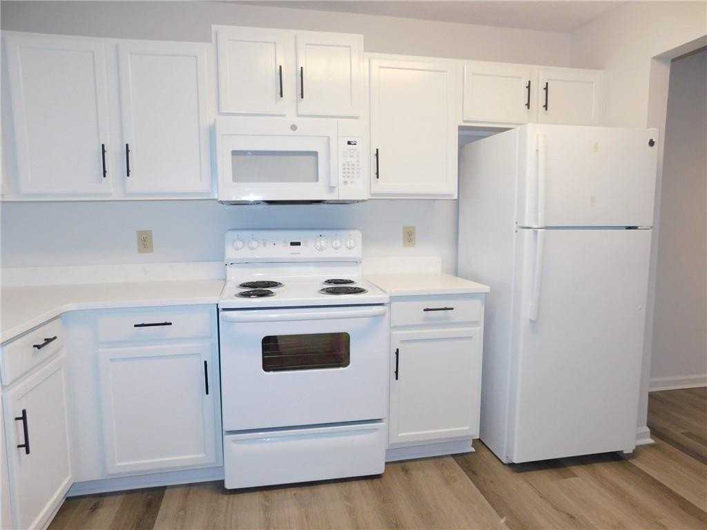 37 Rock Garden Pl Apt A - Photo 4 of 11