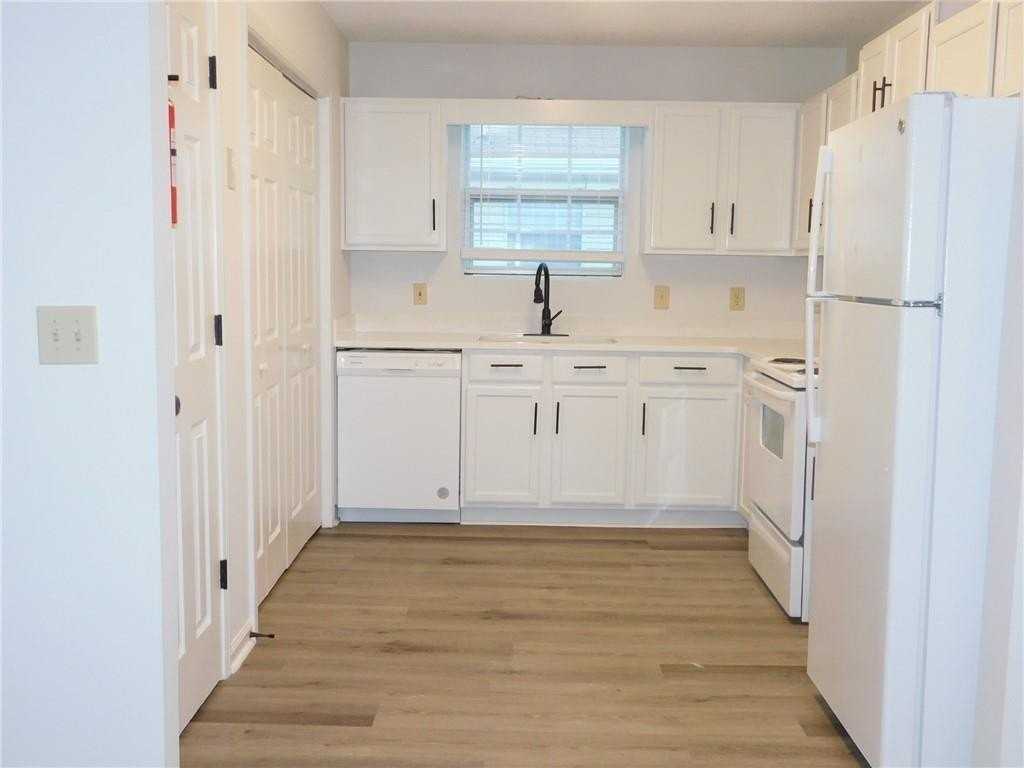37 Rock Garden Pl Apt A - Photo 6 of 11