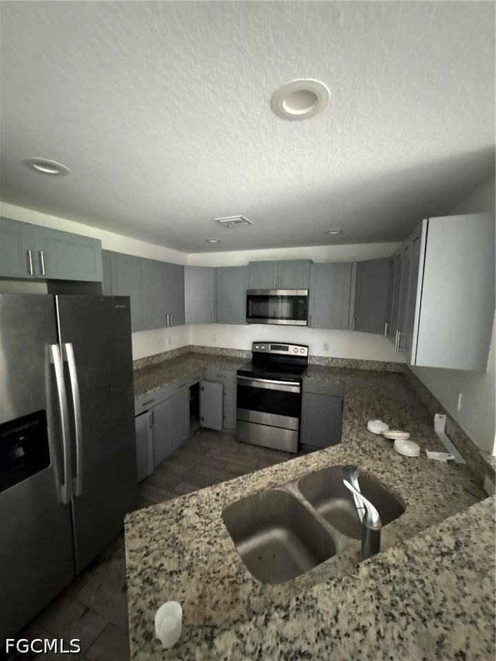 2430 Mansfield Ave S - Photo 5 of 7