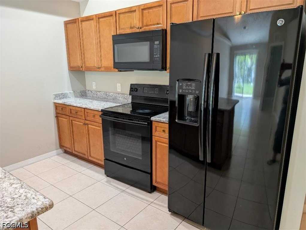 3706 Se 9th Pl - Photo 5 of 10