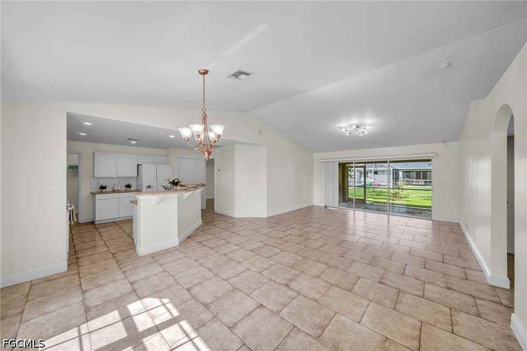 2724 Sw 2nd Ave - Photo 5 of 38