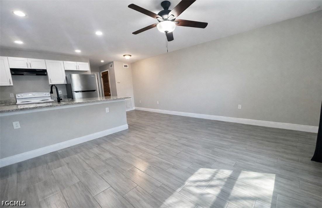 917 Freemont St - Photo 3 of 15