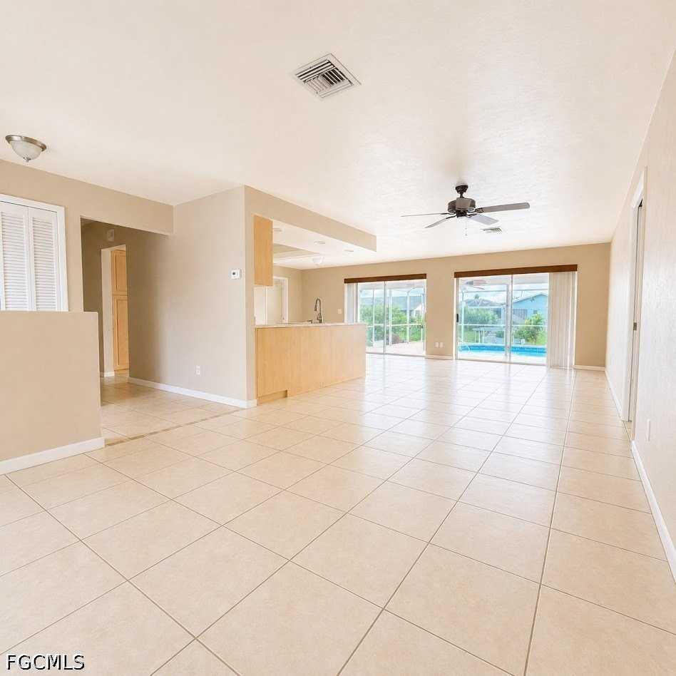 1429 Se 31st Ter - Photo 3 of 27