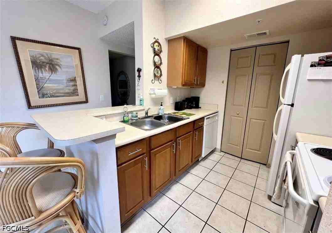 15585 Ocean Walk Cir #212 - Photo 4 of 11
