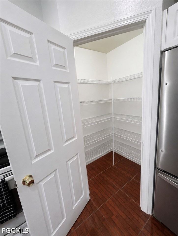 1115 Anza Ave - Photo 4 of 13