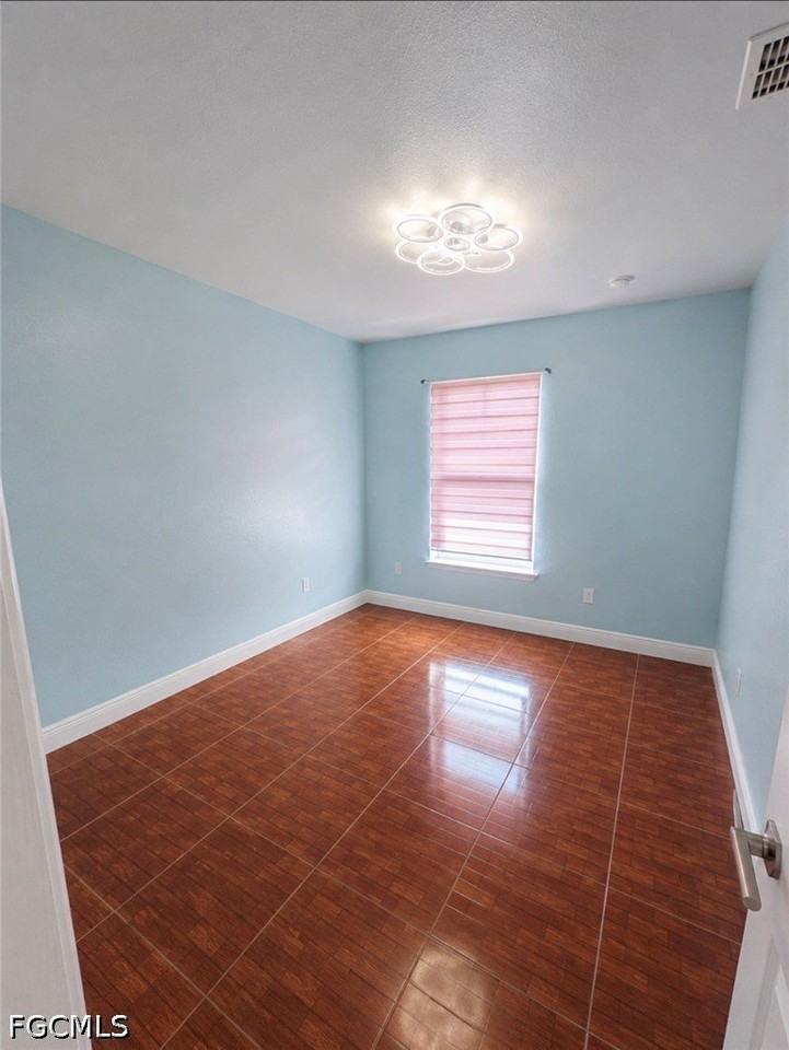 1115 Anza Ave - Photo 5 of 13
