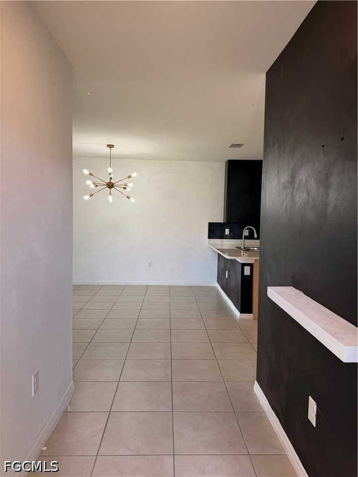 10801 Crossback Ln - Photo 2 of 23