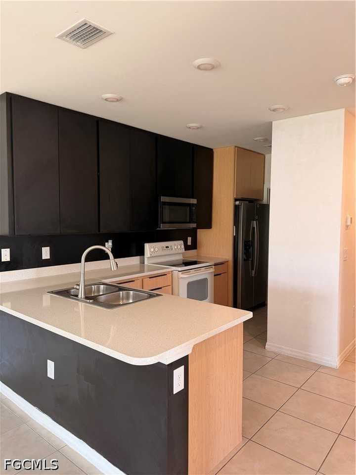 10801 Crossback Ln - Photo 5 of 23