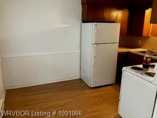 7800 Thayer Dr - Photo 3 of 3