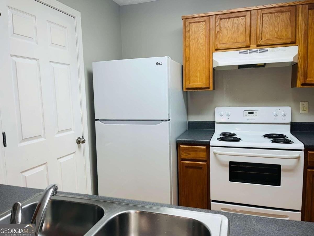 105 Granite St #A - Photo 5 of 26