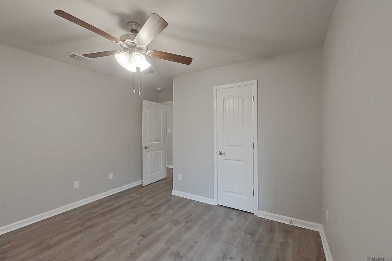 123 Santiago Ct - Photo 5 of 32