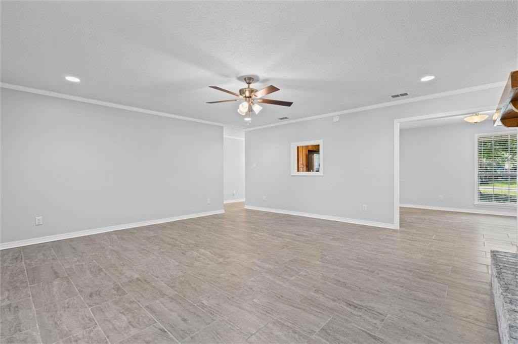 1040 Smokerise Dr - Photo 3 of 20