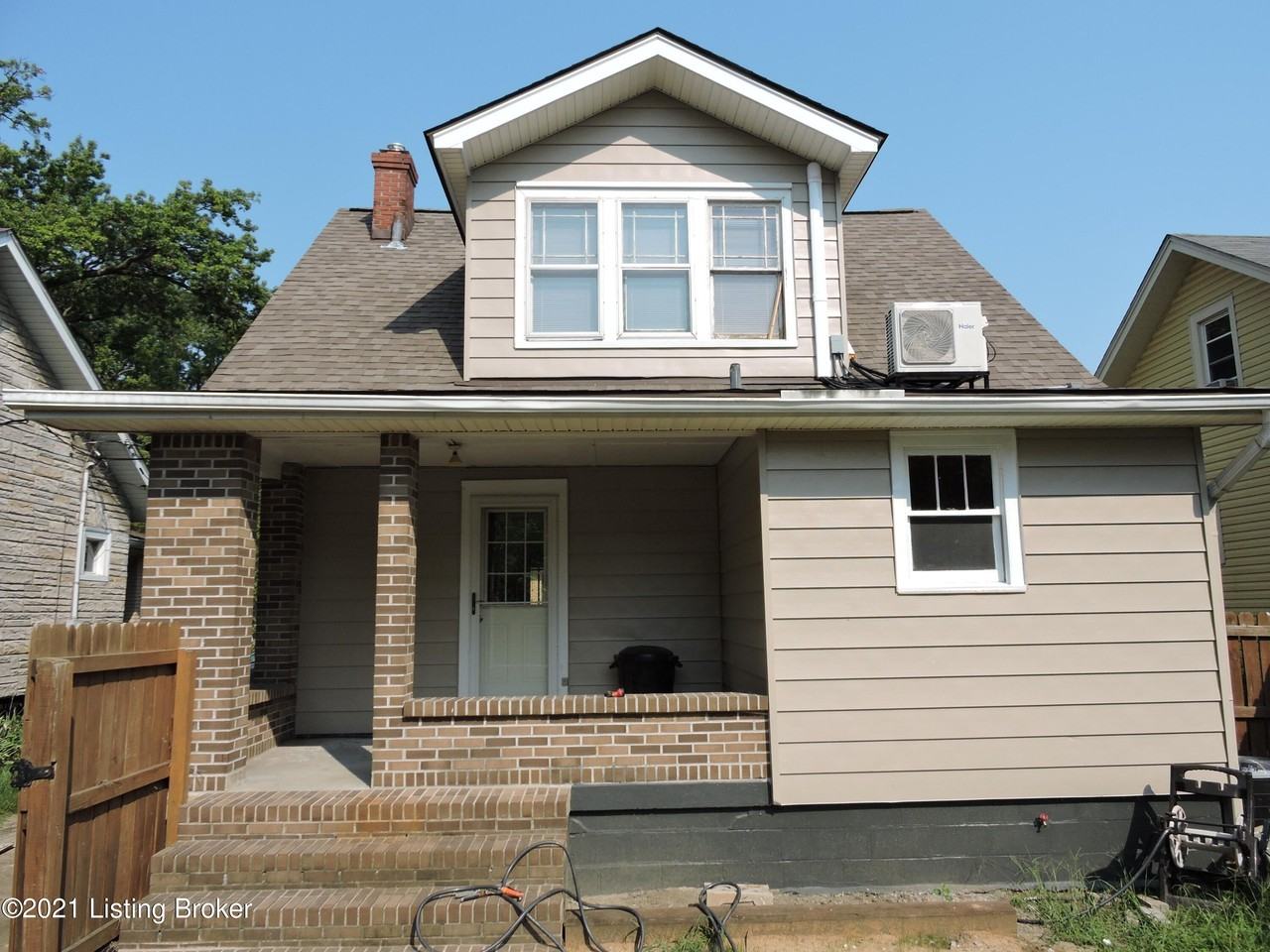 670 N Barbee Way - Photo 2 of 20