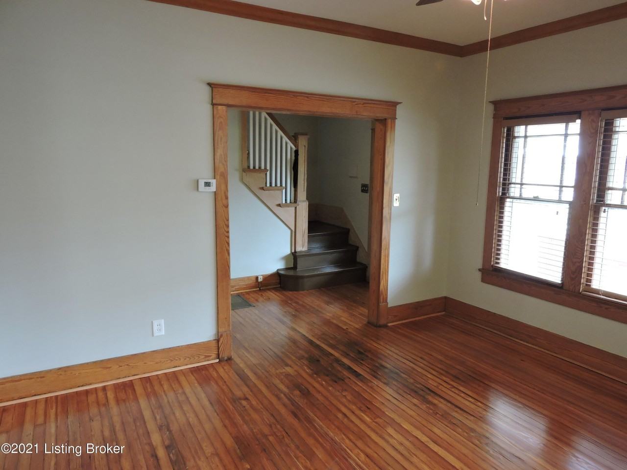 670 N Barbee Way - Photo 5 of 20