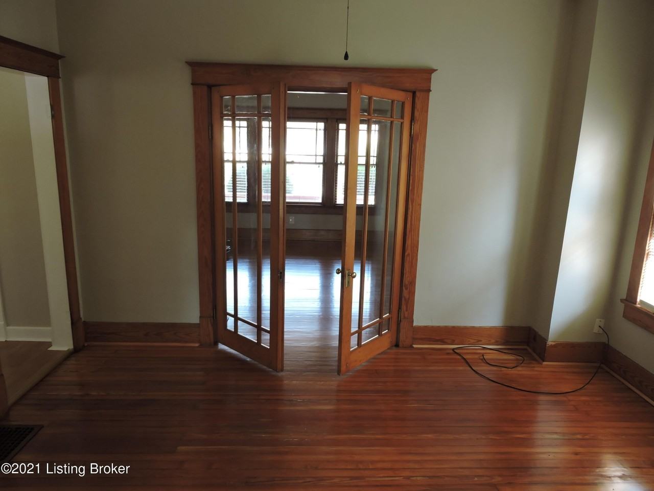 670 N Barbee Way - Photo 6 of 20