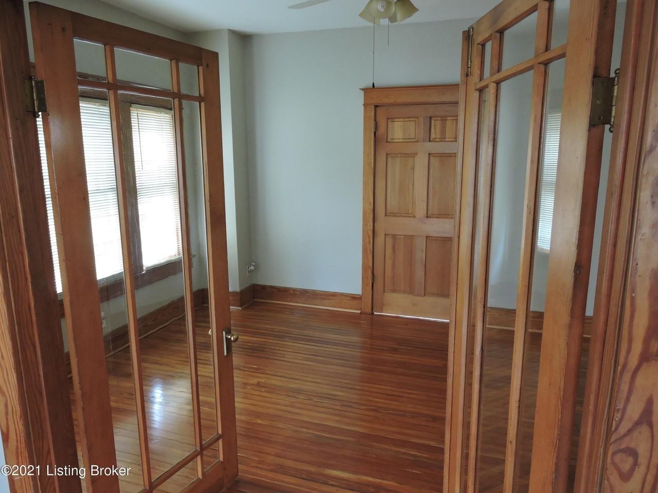 670 N Barbee Way - Photo 7 of 20