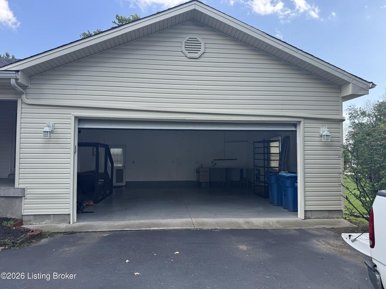 12002 Donohue Ave - Photo 2 of 21