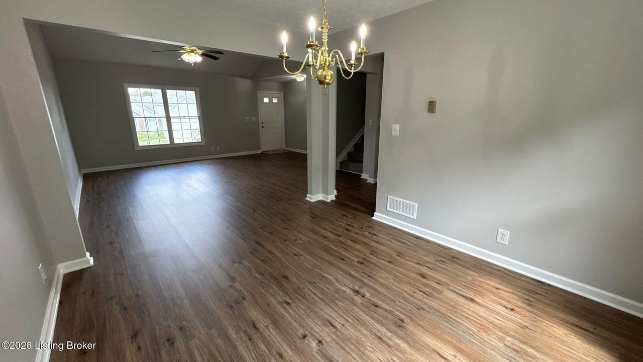 7421 Spring Run Dr - Photo 2 of 30